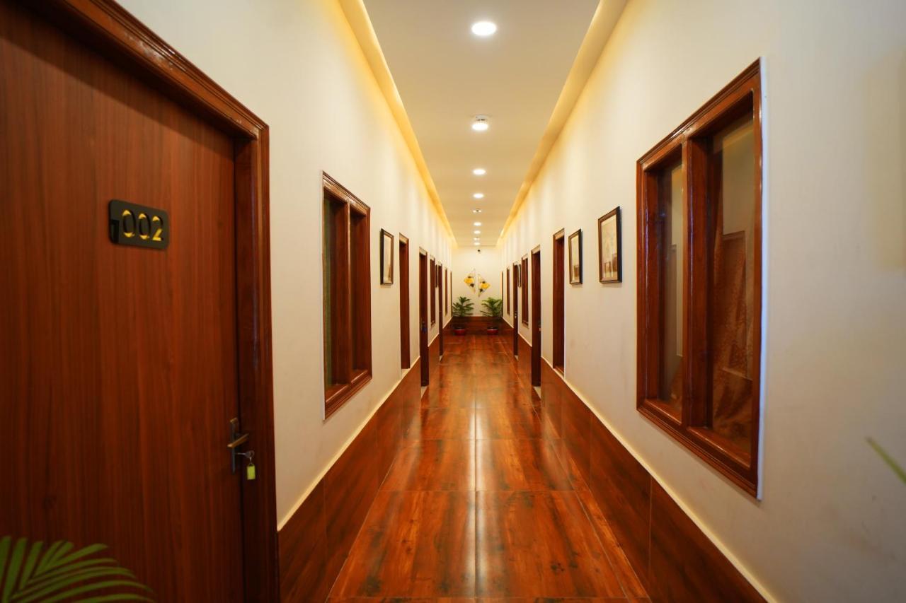 Apoorva Guest House Ayodhya Extérieur photo