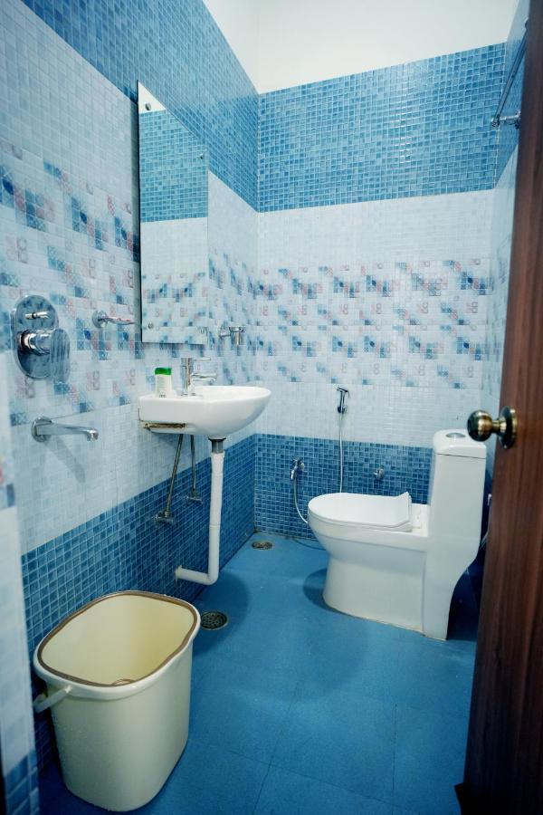 Apoorva Guest House Ayodhya Extérieur photo